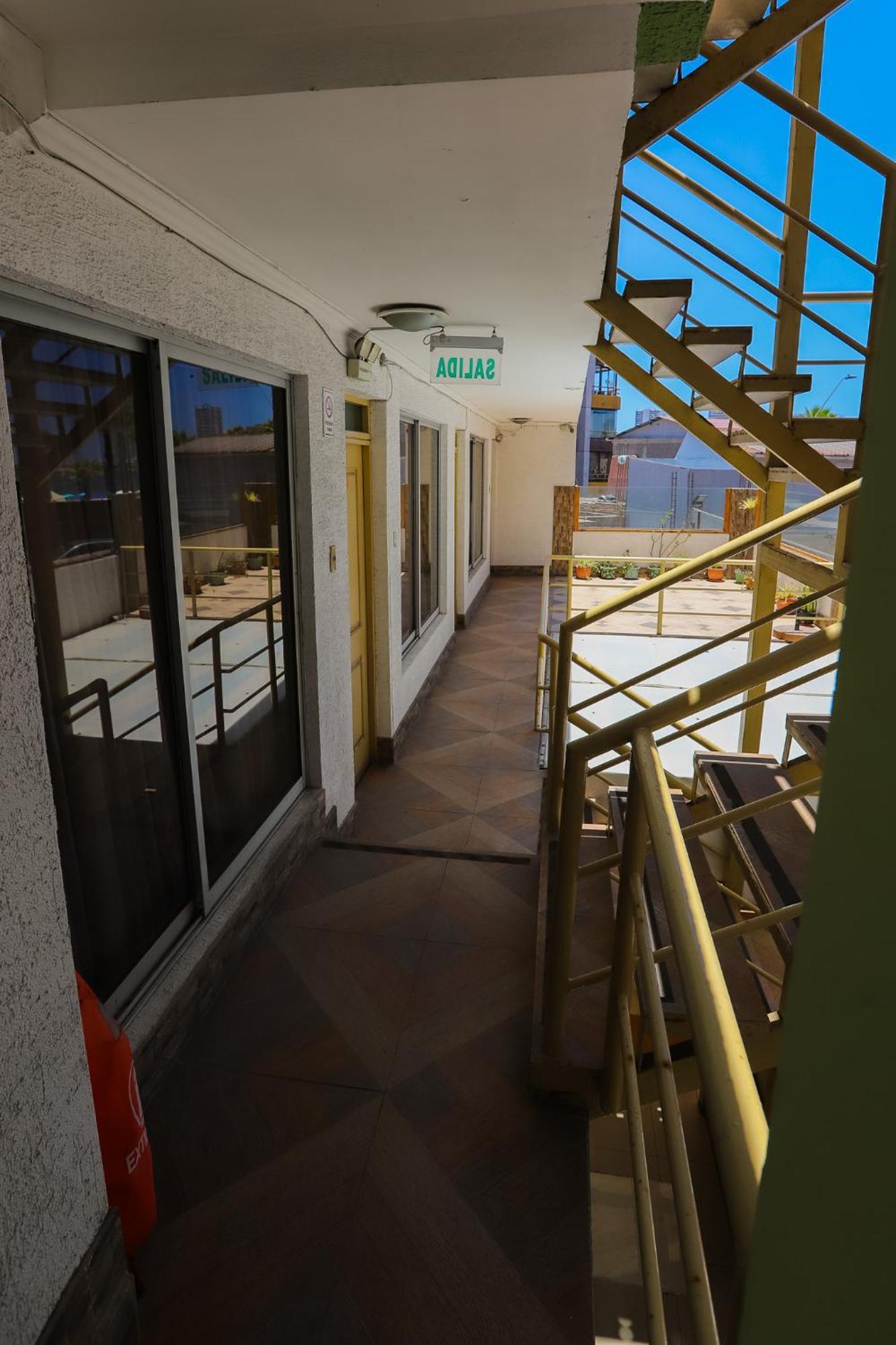 Hostal Sol Del Pacifico Iquique Bagian luar foto